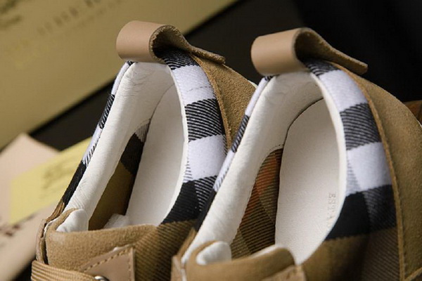 Burberry Fashion Men Sneakers--053